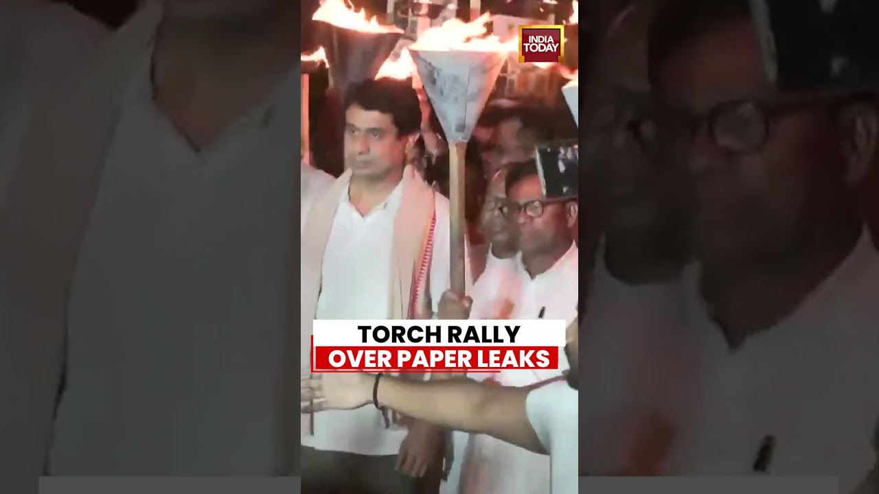 Odisha Youth Congress Holds Torch Rally In Bhubaneswar Over Paper Leaks, Textbook Errors #Shorts
