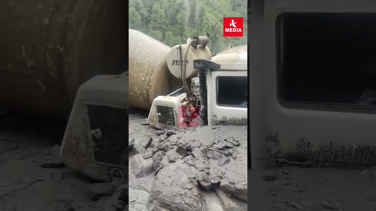 Kishtwar Landslide: Vehicles Trapped