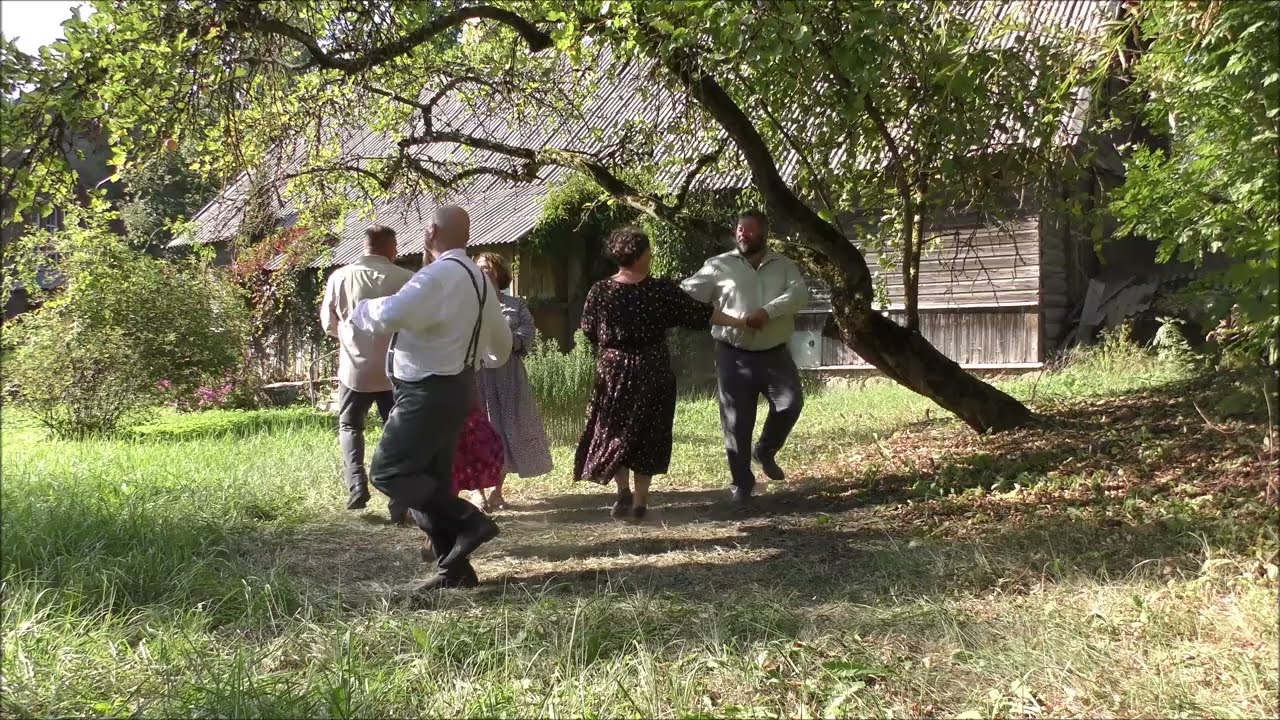 Aizkadri no Atašienes danču repertuāra - 1