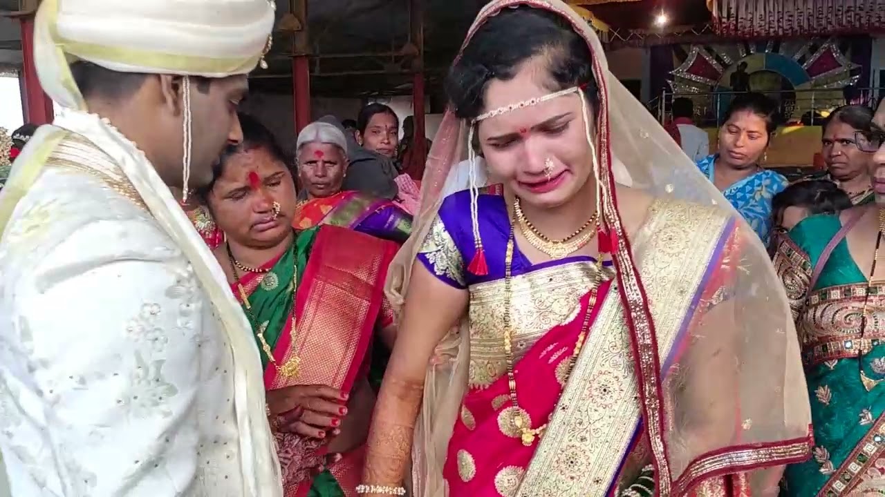 पोरगी निघाली सासरला #sumangal #bidai