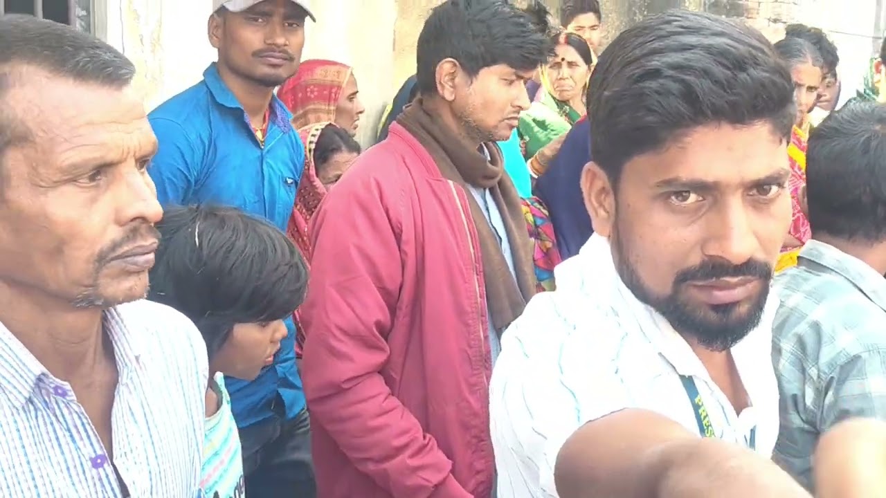 जमुई जिले के परिवहन विभाग के महिला S.I लवली कुमारी का गुंडागर्दी देखिए एक ट्रैक्टर चालक मुखिया के 