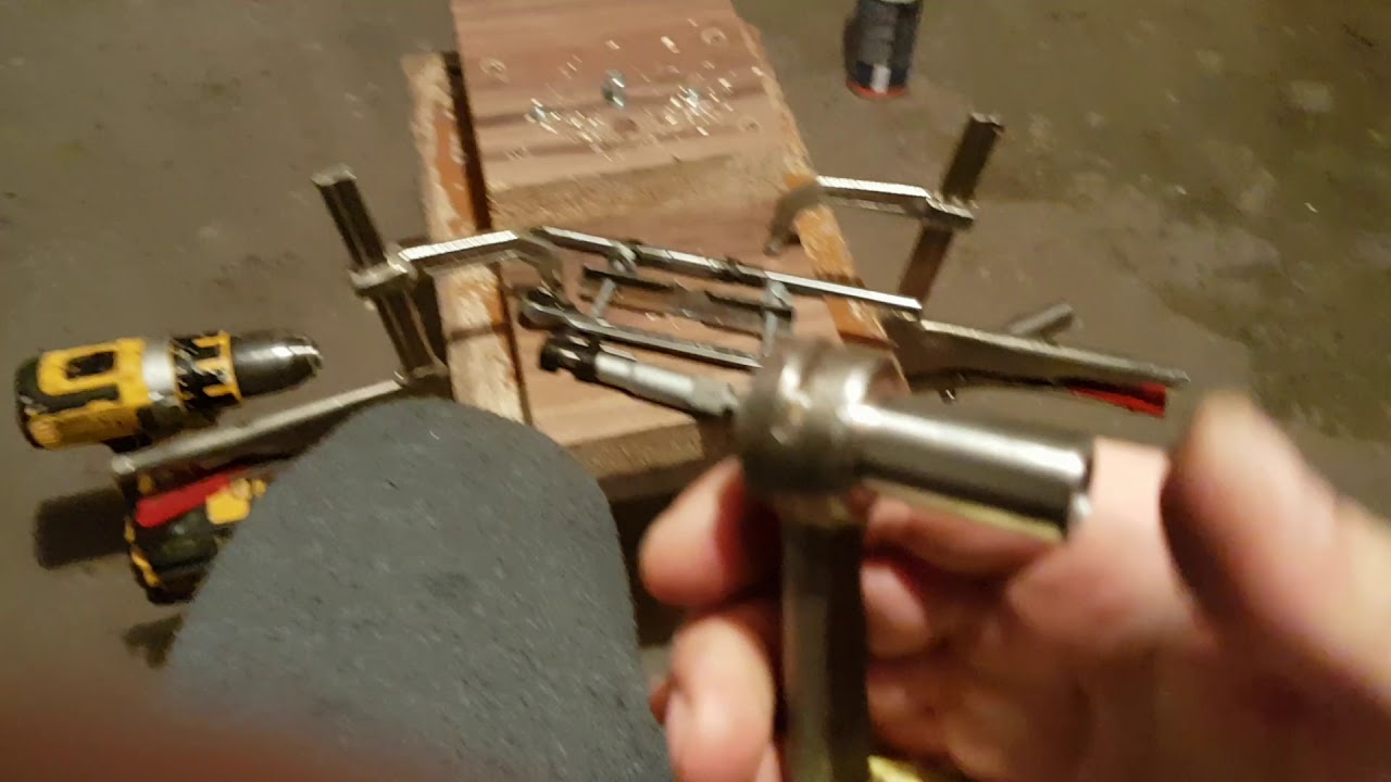 Piston pin. Plauel buchse. Tulejka korbowodu