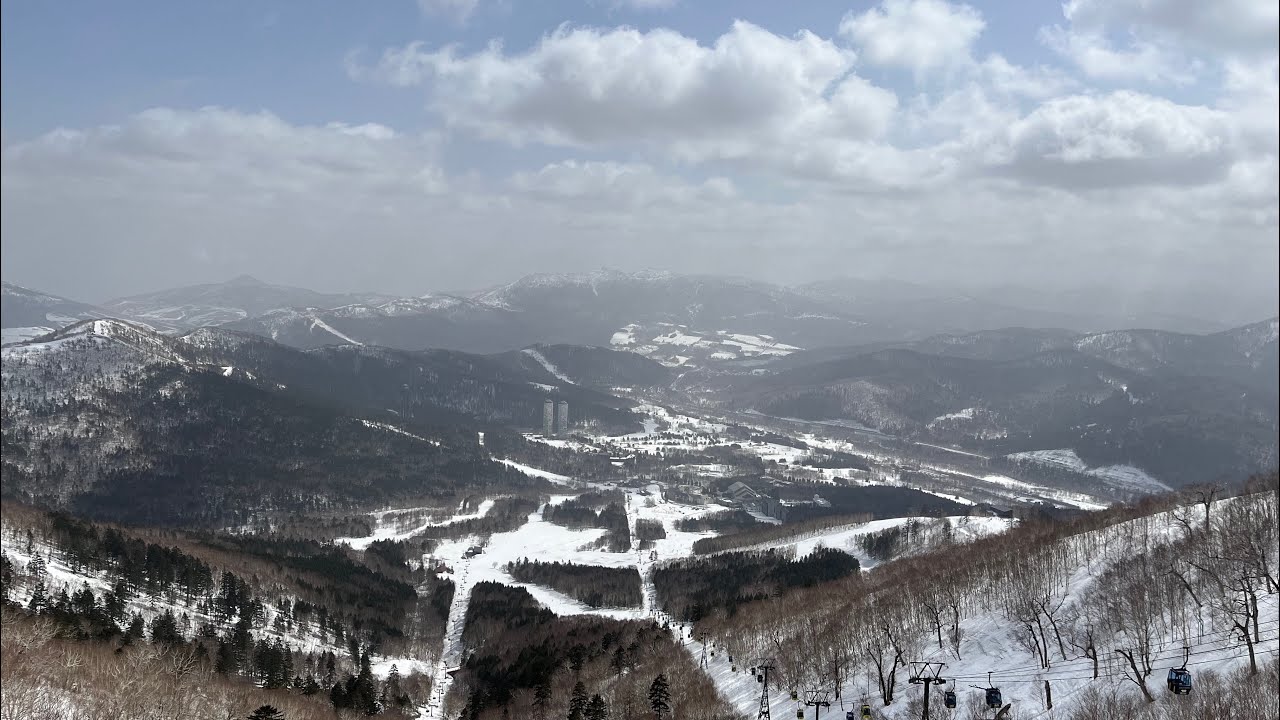 Gondola lift to Unkai Terrace | Hoshino Resorts Tomamu