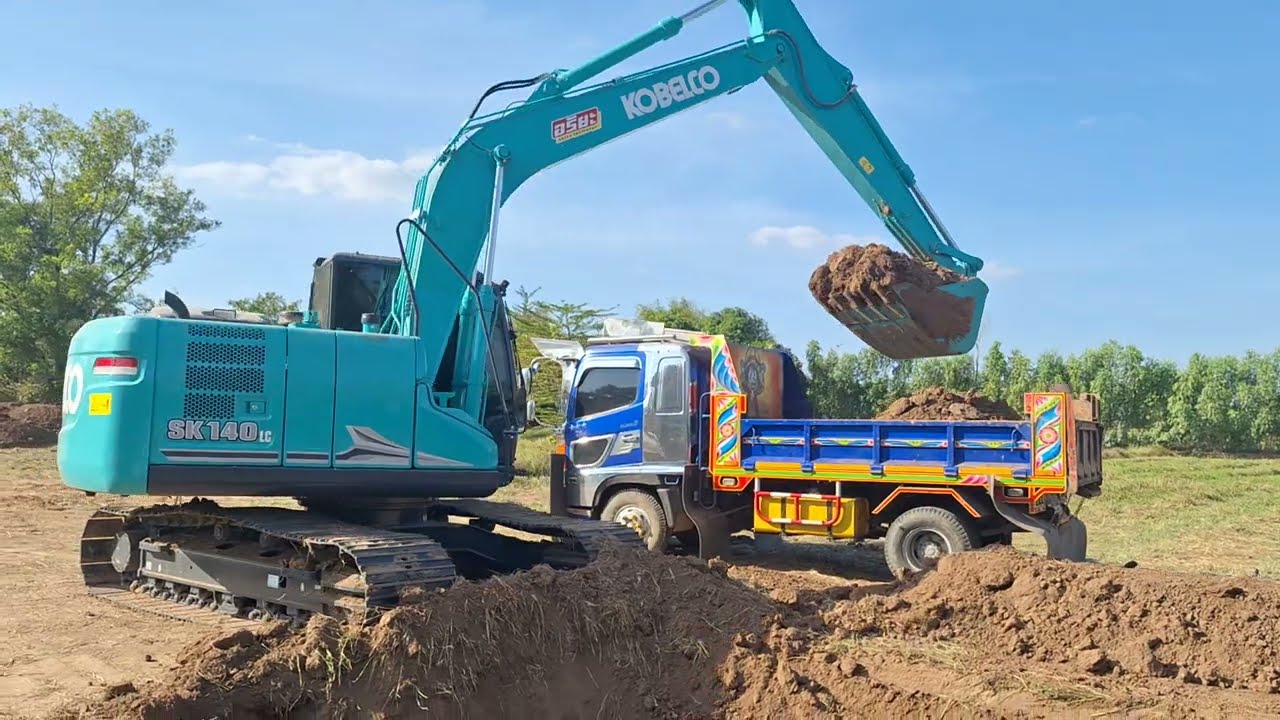 แกะกล่องมาสดๆร้อนๆ kobelco sk140lc-11 ประเดิมงานแรกปากบ่อชมไปบ่นไป excavator and truck
