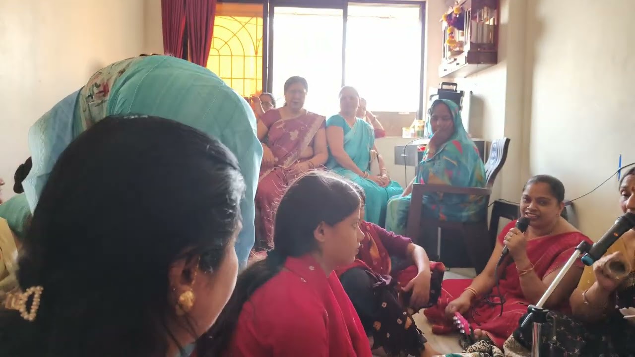 सोहर गीत || नाही‌ जाने ‌‌‍ननदी लियावै गये देखि के जियरा जरिए गये 🥰 sohar geet♥️@meerapandeykebhajan 