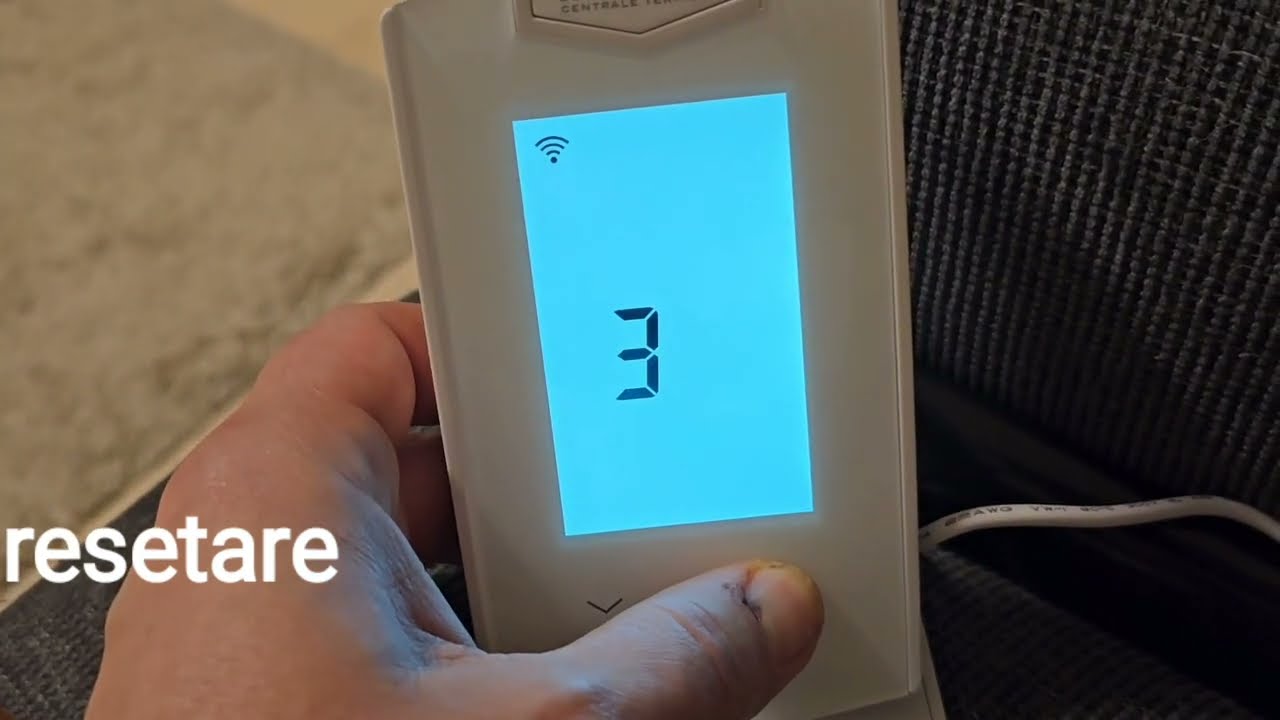 How do you instal the mobile aplication for HT500 Smart Room Thermostat Motan