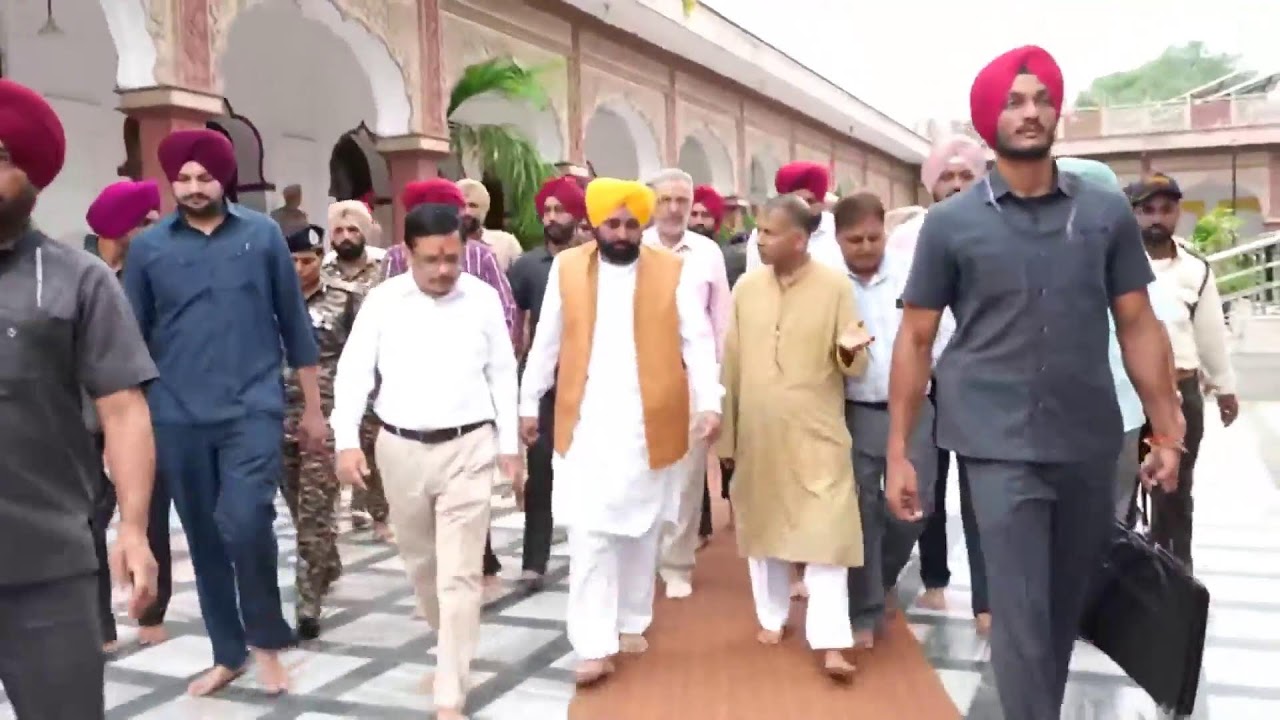 ਕਾਲੀ ਮਾਤਾ ਮੰਦਰ ਵਿਖੇ ਮੱਥਾ ਟੇਕਣ ਤੋਂ ਬਾਅਦ ਮੀਡੀਆ ਨੂੰ CM ਭਗਵੰਤ ਮਾਨ ਜੀ ਦਾ ਸੰਬੋਧਨ Live