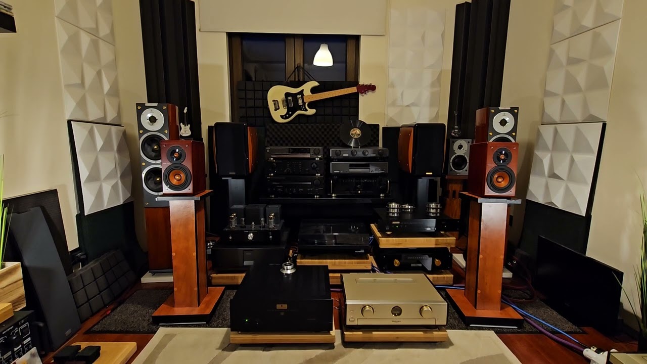 Small speakers with big sound JVC SP-EXA10 wood cone