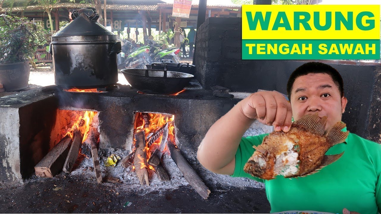 WARUNG TENGAH SAWAH INI MASIH PAKAI KAYU BAKAR