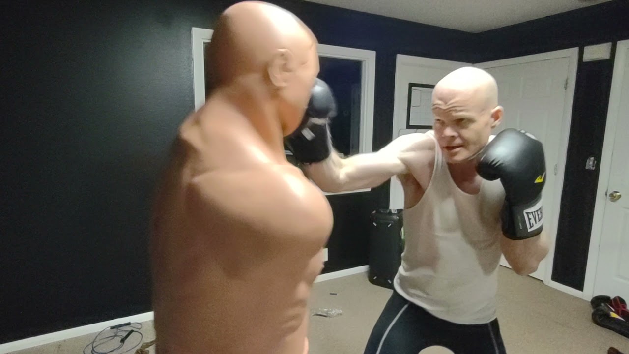 20 Minute Heavy Bag HIIT Workout – INTENSE Boxing Conditioning!