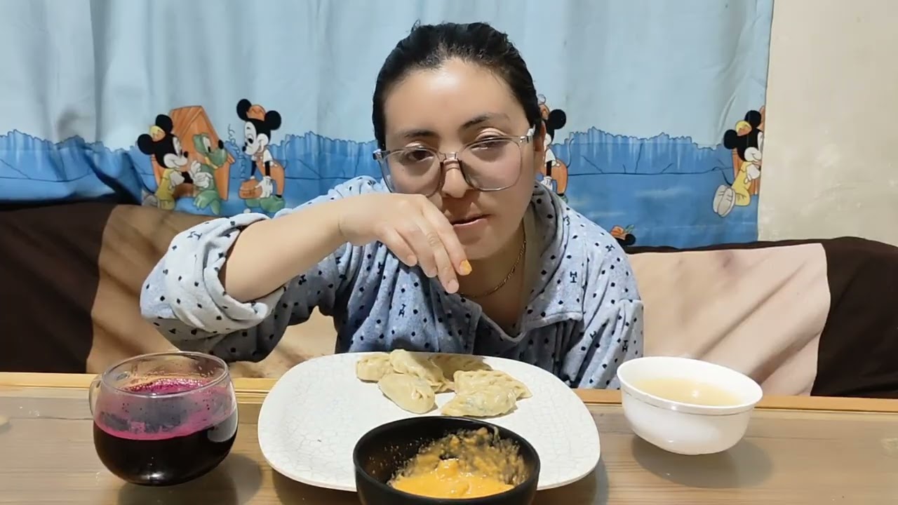 Today mukbang momos & beetroot juice 🍷😋