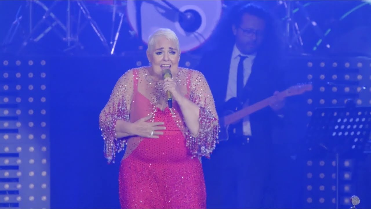 Lupita D'Alessio - Y Que Tal Si Te Vas (En Vivo Desde La Arena CDMX)