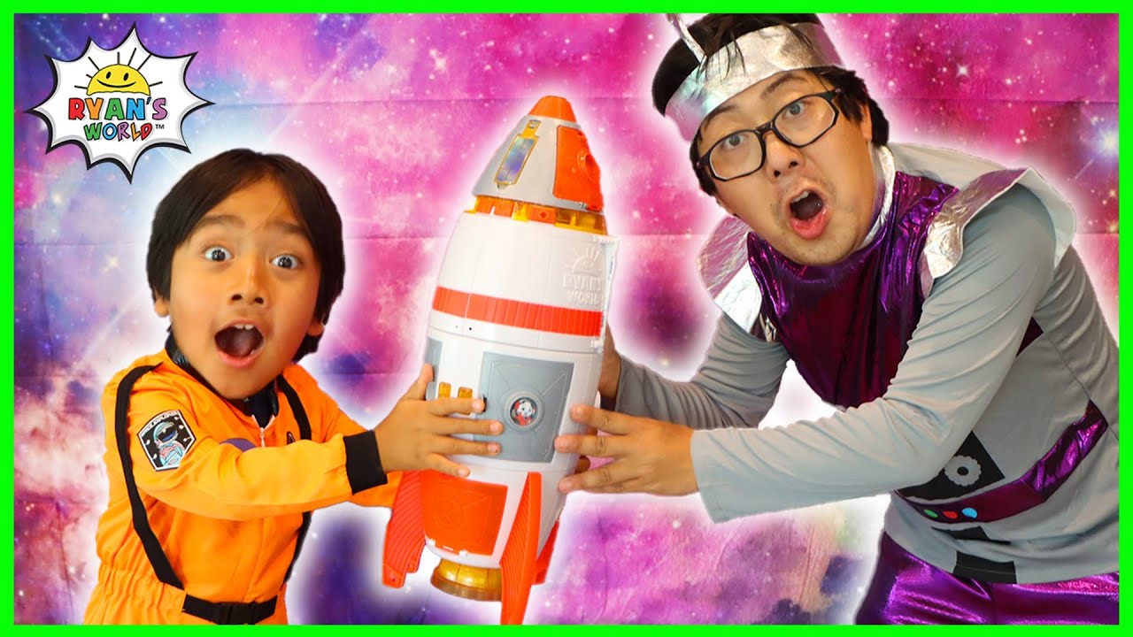 Astronaut Ryan Launched a rocket to Space Pretend Play!