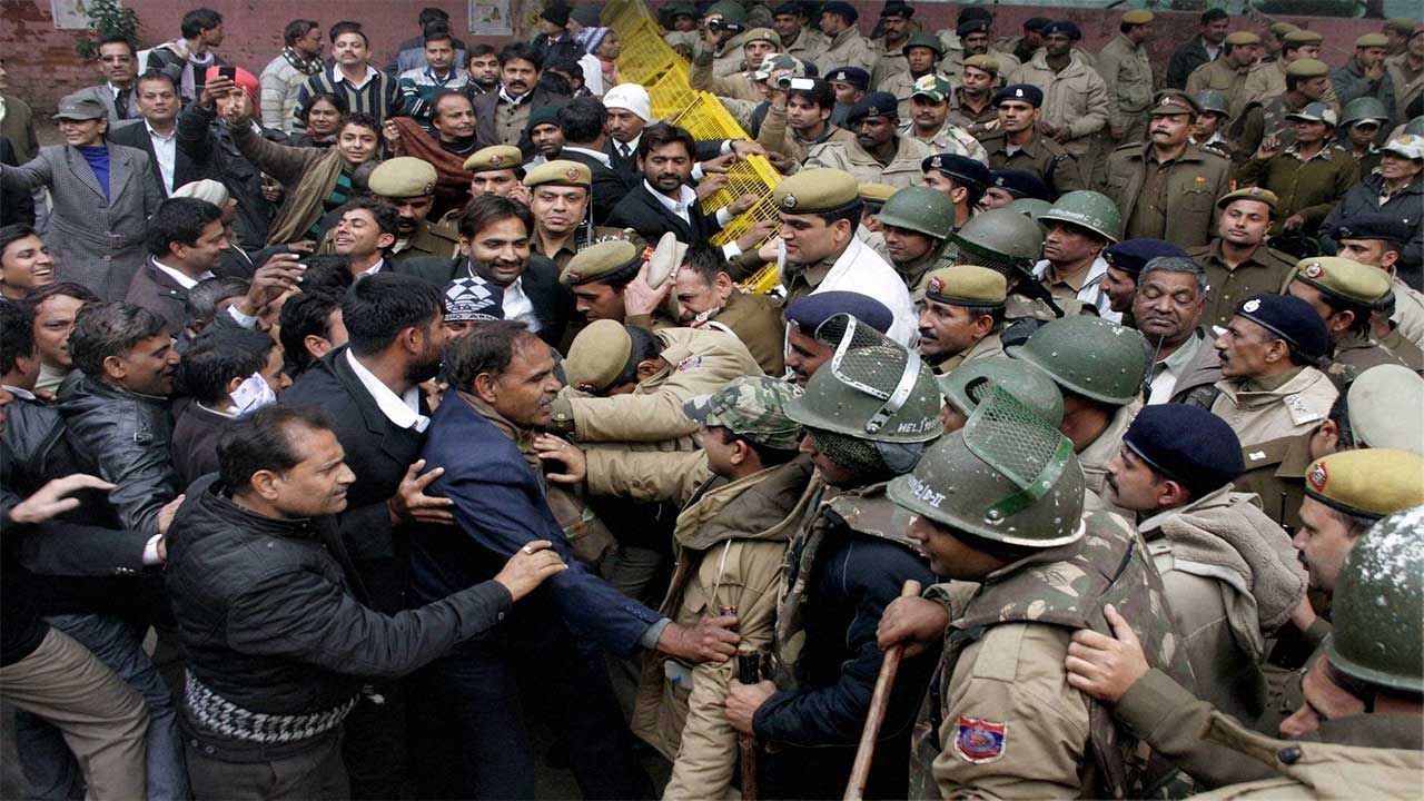 JNU student Kanhaiya Kumar allegedly beaten at Patiala Court by lawyers