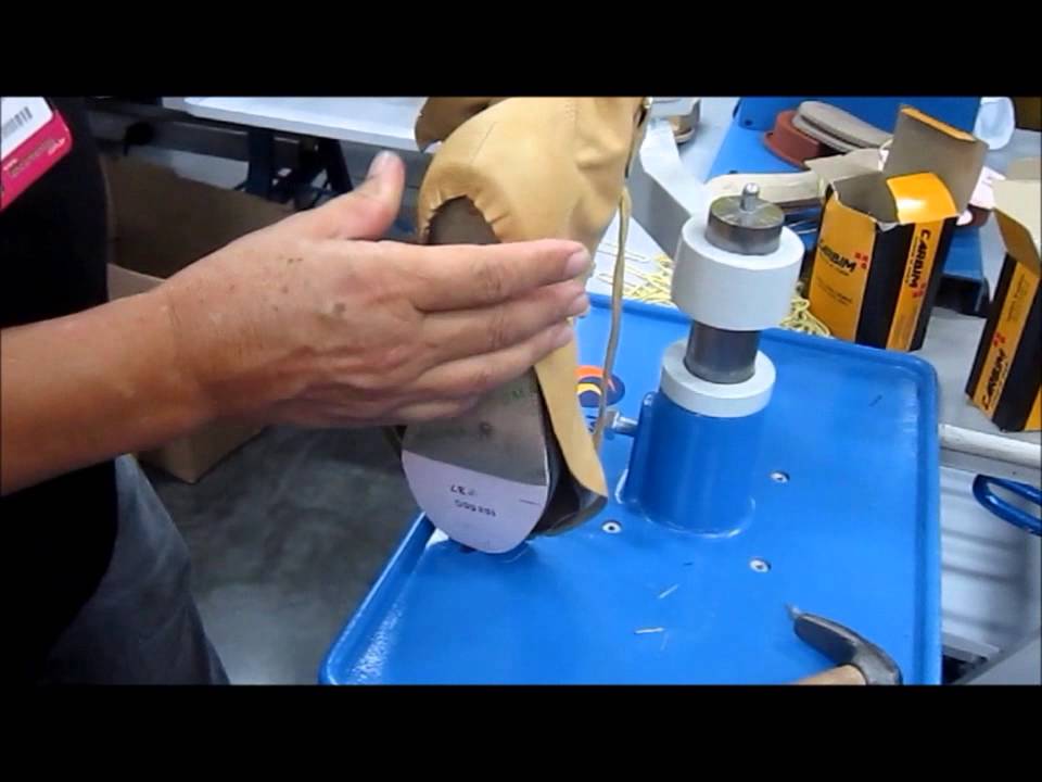Fabricação de botas na Fábrica Conceito
