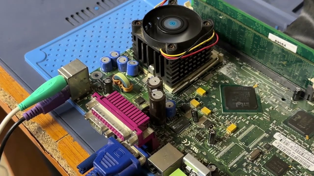 PC Percek 22. Pentium III , Windows 98 EP1.