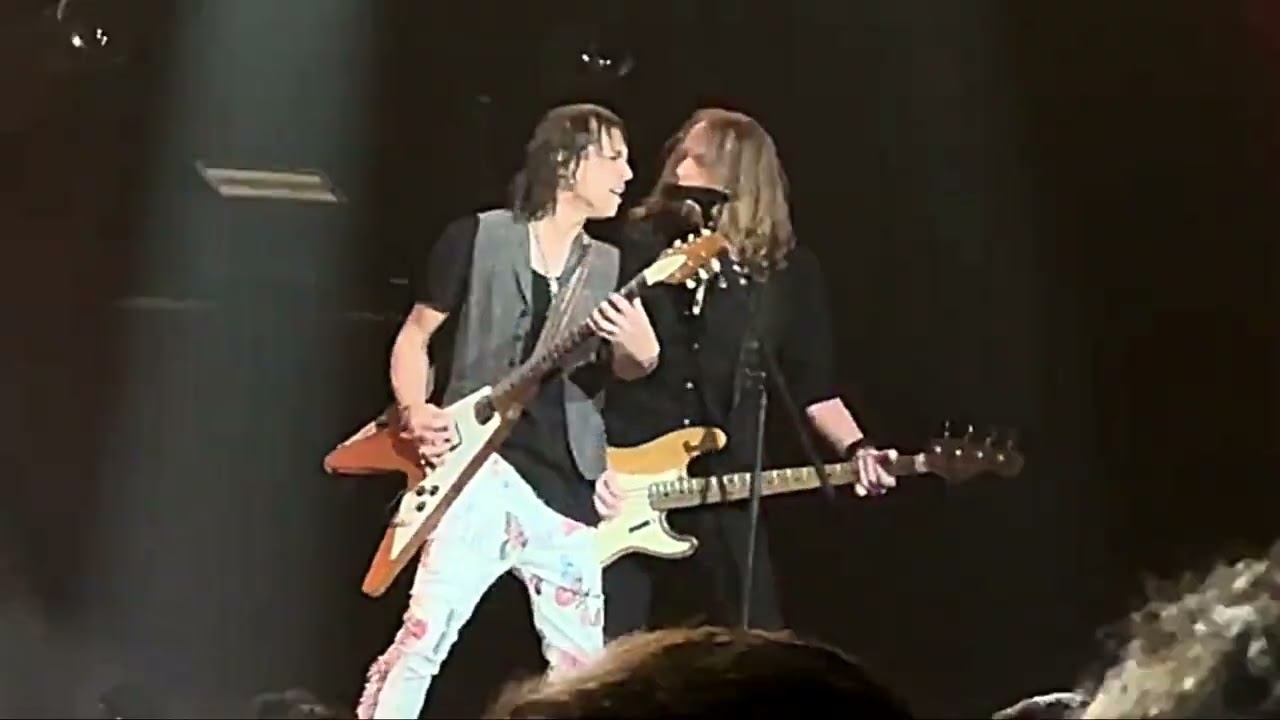 Foreigner - Hot Blooded in Guadalajara, Teatro Telmex, April 30 2025