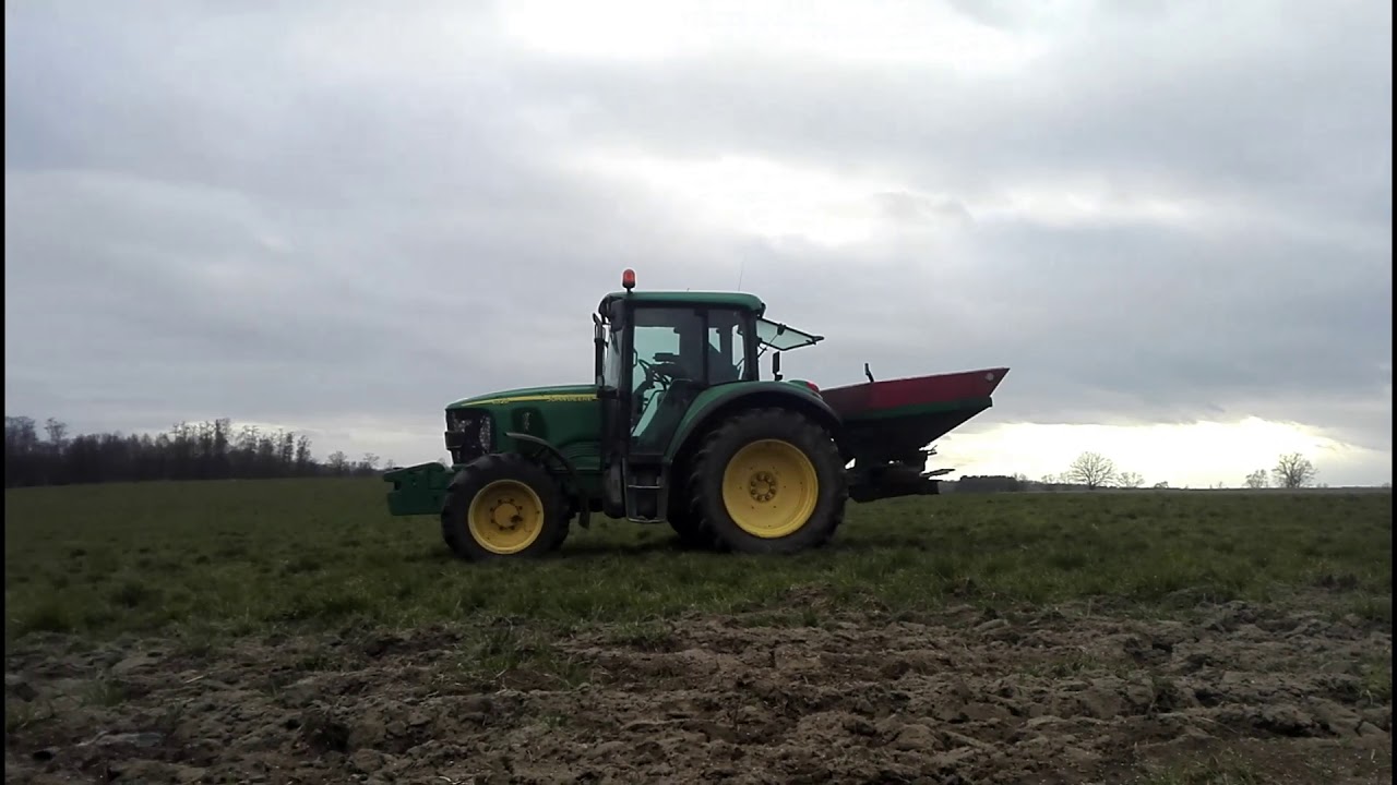 VLOG #2 // Siew nawoz&oacute;w 2019 // John Deere 6320 W AKCJI // PRACE POLOWE !