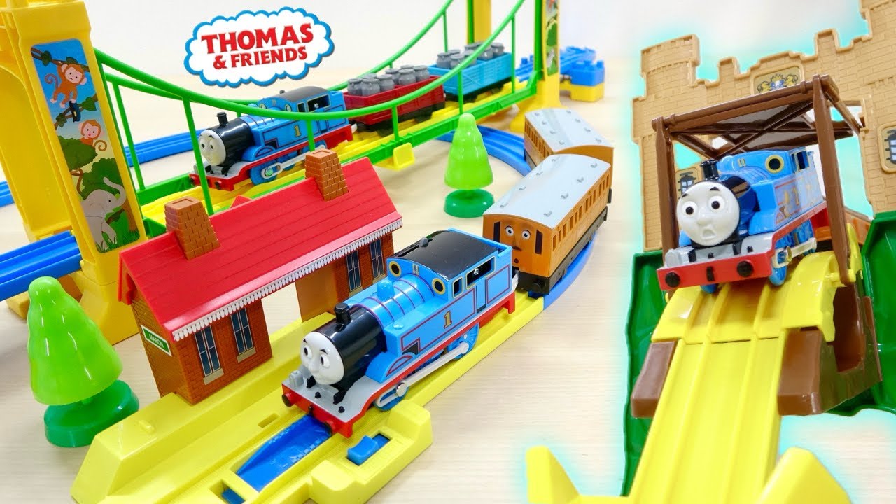 貨物が飛散する急降下！グラグラ走行で検証するトーマス プラレールの極限アトラクション走行実験