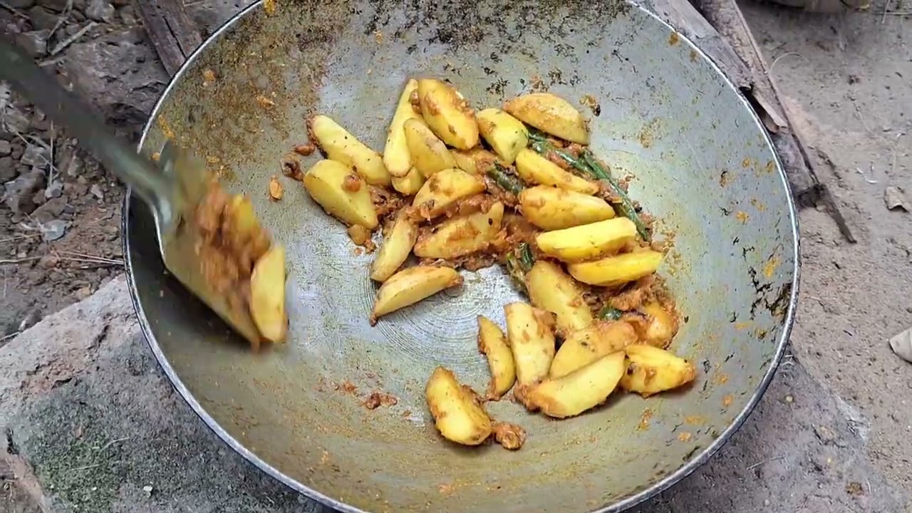একদম সহজ গ্রাম্য পদ্ধতিতে ফলুই মাছ রান্না আমার খুব প্রিয়।  #cooking #dailyvlog #vlog #viralvideo 