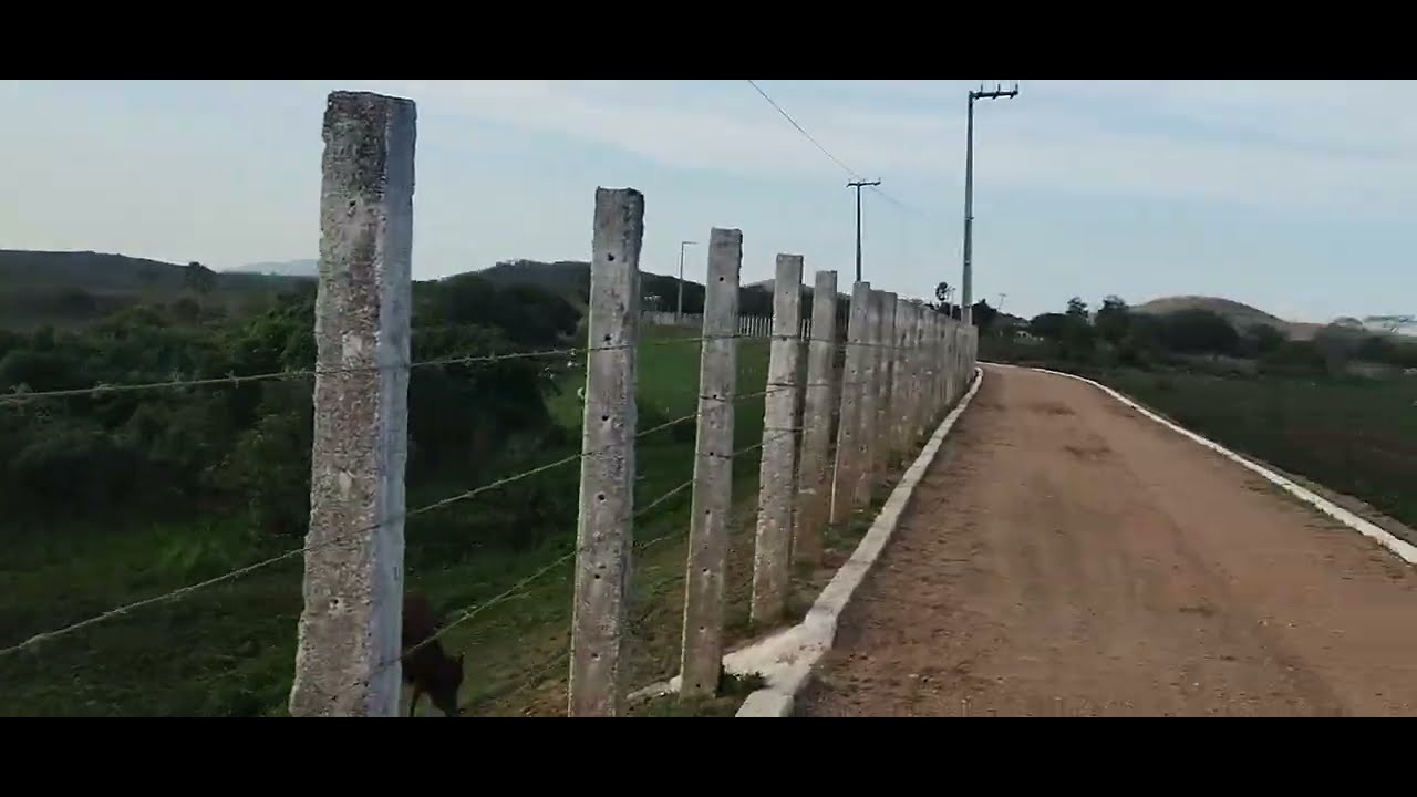 Passeio pelo açude Amanari mostrando a barragem. 