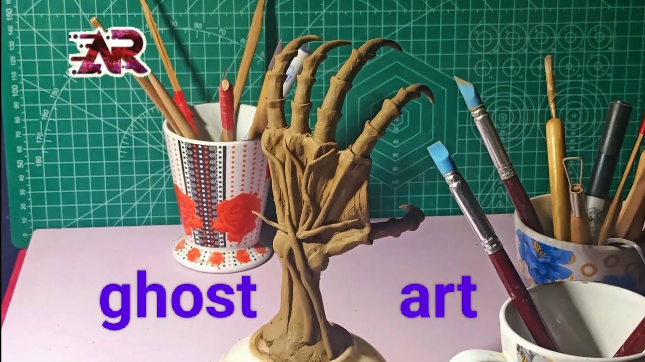 Terrifying Ghost Hand Appears During Hunt 👻🖐️