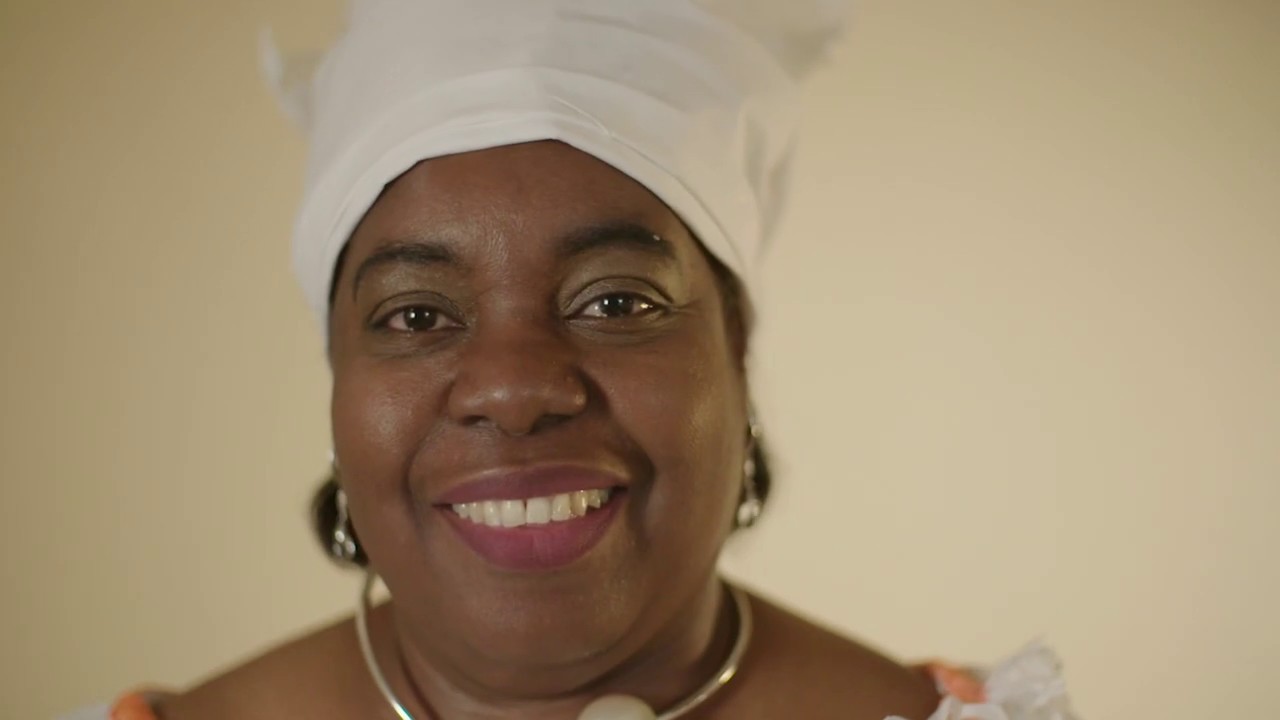 Video portretten uit Saya en koto: lagen van stof en van tijd