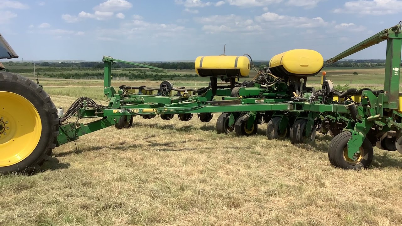 John Deere 1780 Planter