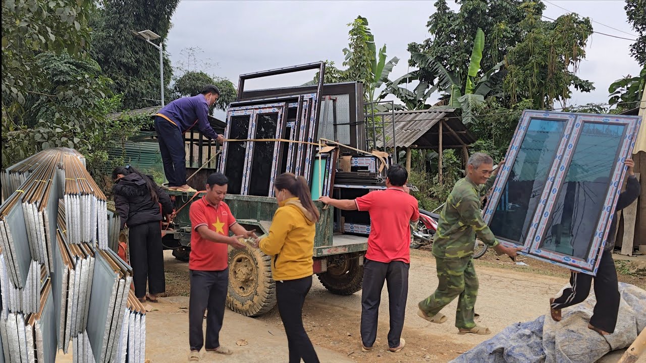 Aluminum and steel door installation and express handover of the house.