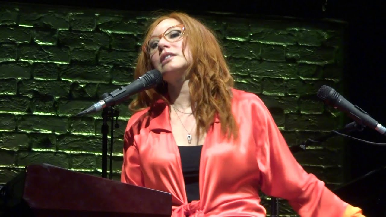 Tori Amos - Taxi Ride - Vienna 2014 FULL HD