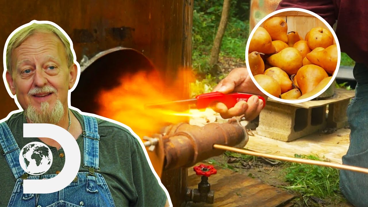 Mark & Digger Produce A Prize-Winning Pear Brandy | Moonshiners