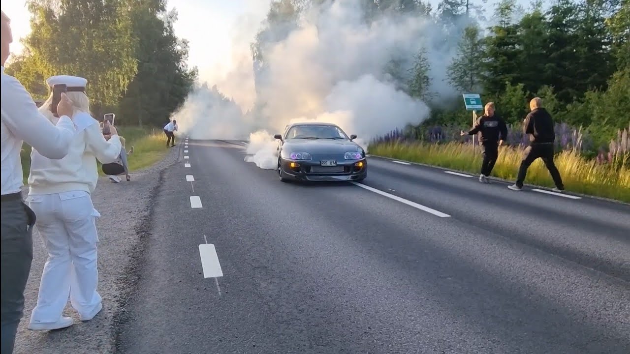 Burnout Supra MK4 670hp to celebrate friends student-graduation
