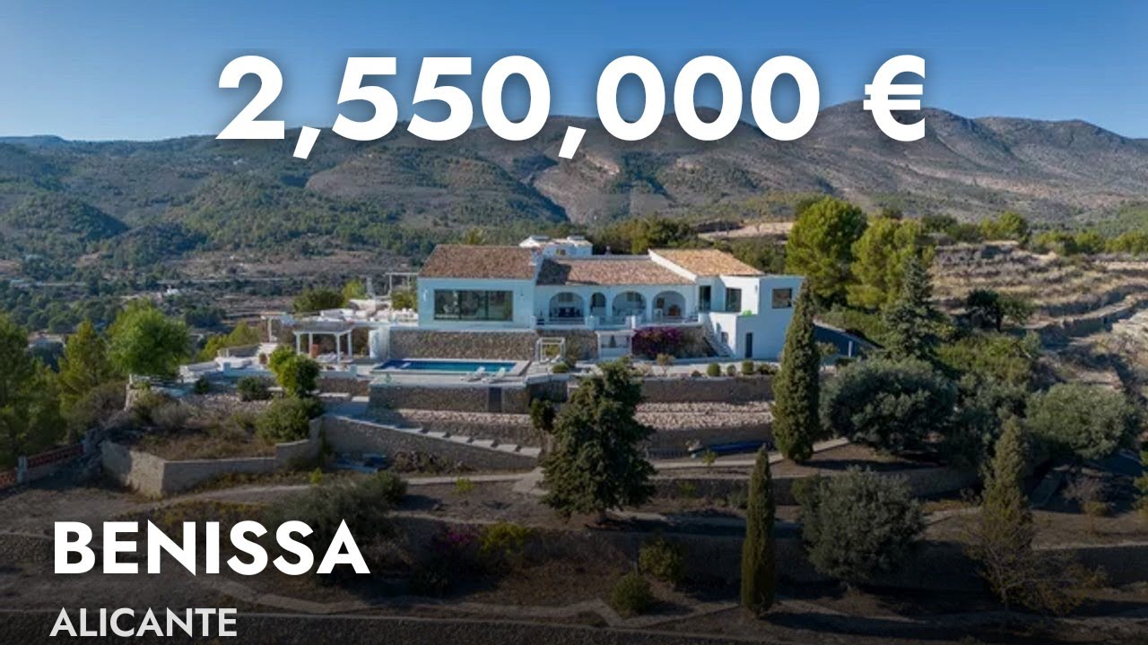 Fantástica villa con total privacidad y vistas panorámicas en Benissa - Luxinmo
