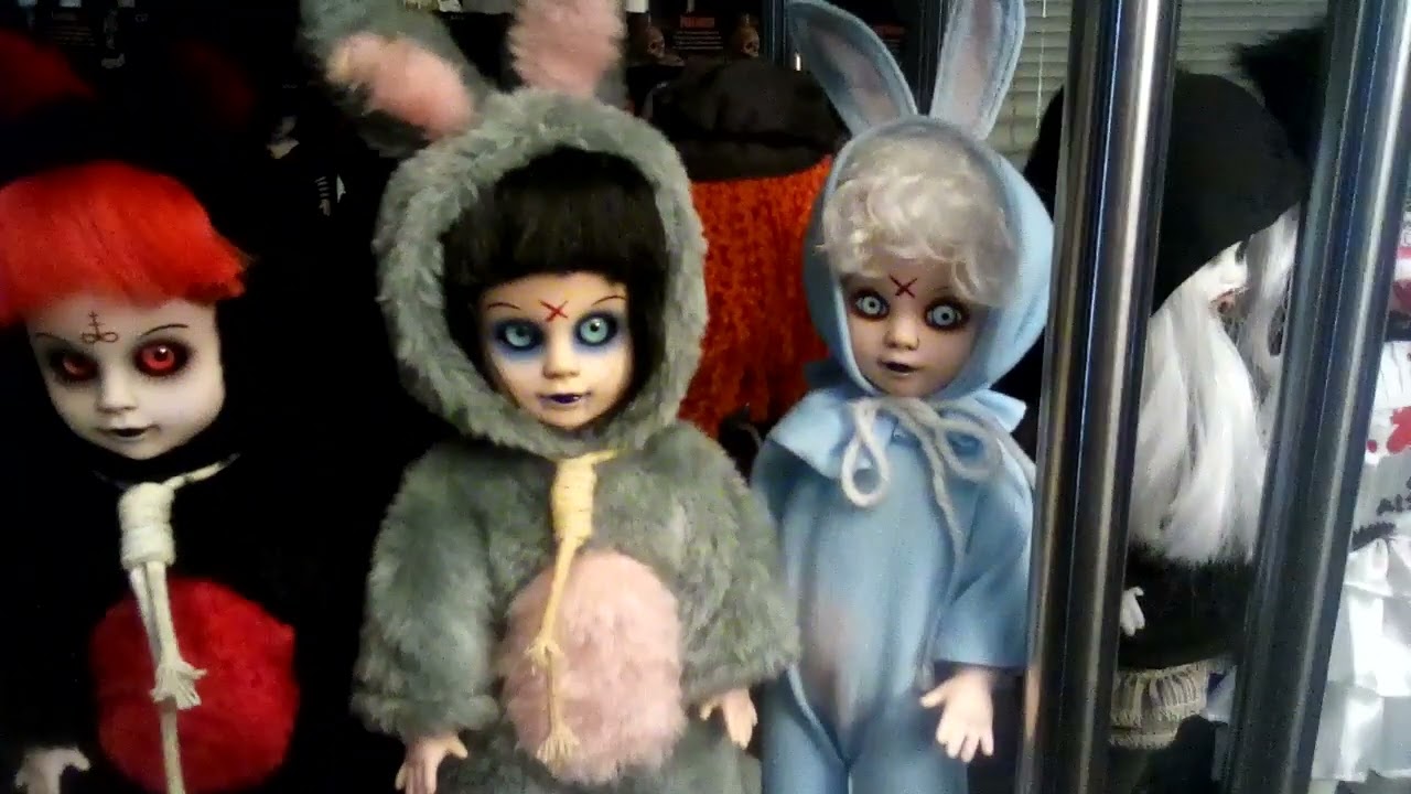 Living Dead Dolls: The Eggcellent Eggzorcist!