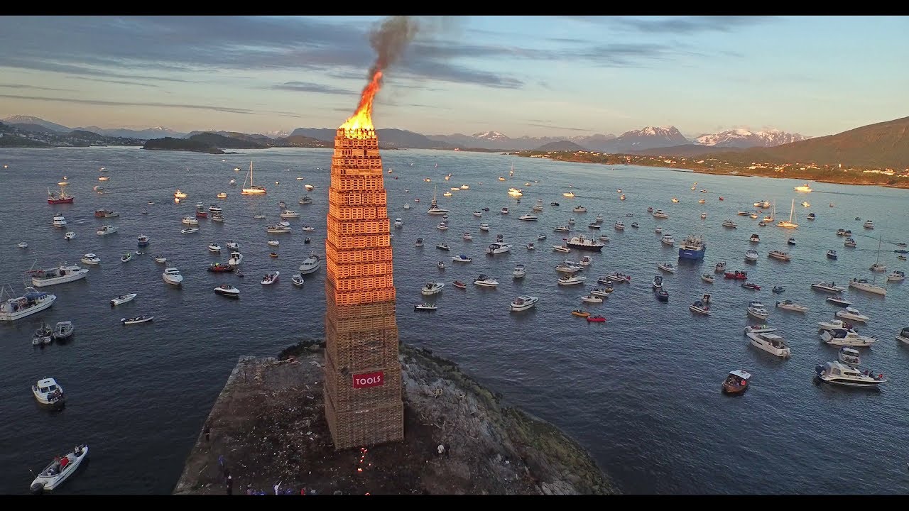 How we lit the World's tallest annual bonfire - Slinningsbålet 2015 (34m)