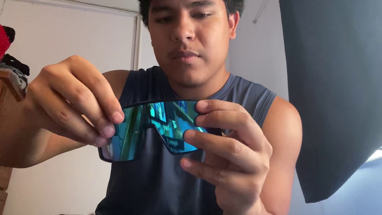 How to replace an Oakley Sutro lens