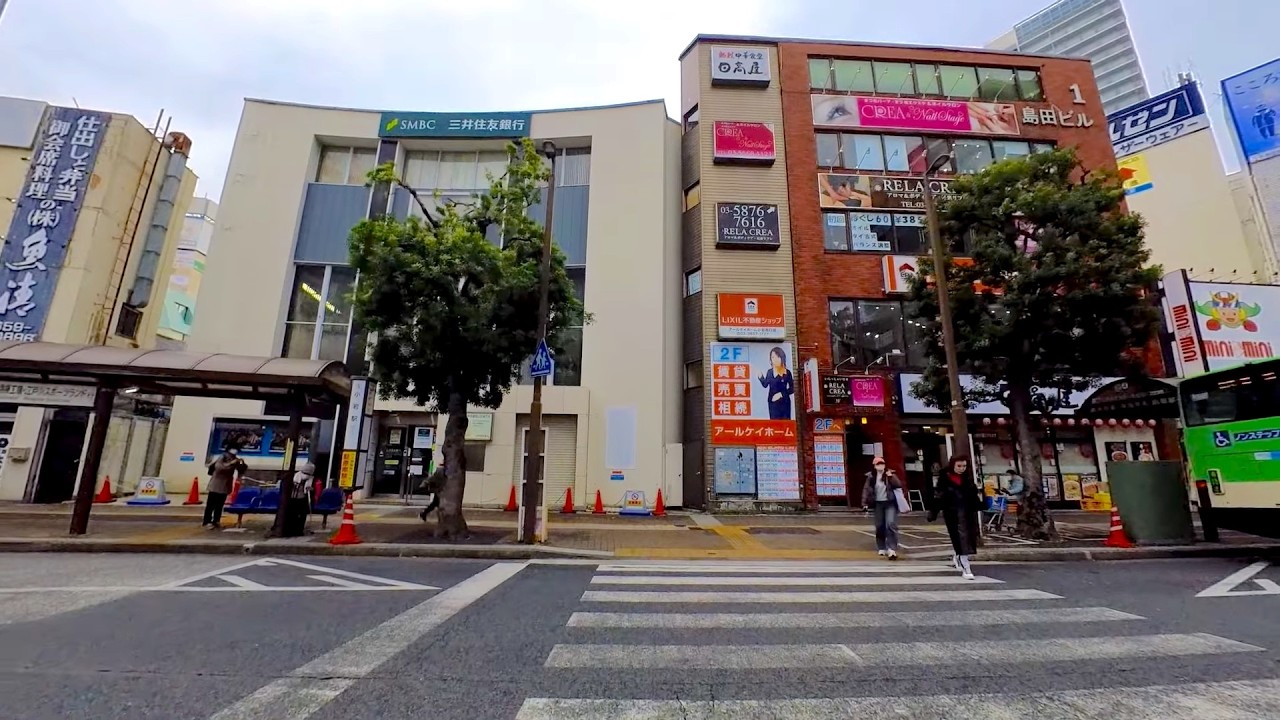 午前10時の小岩駅南口〜昭和通り〜小岩中央通り〜小岩郵便局