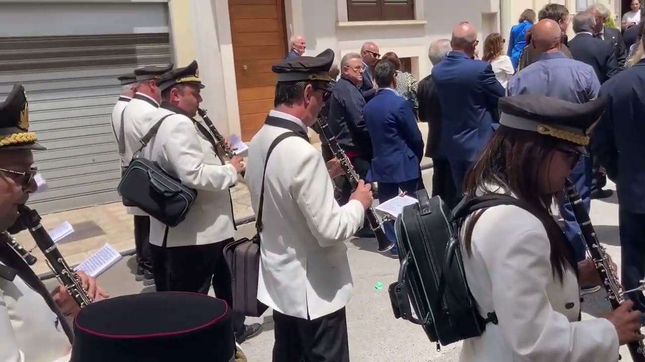 Festa Patronale di  Laterza - Banda Conversano Schirinzi- Marcia: Non vi Preoccupate di Marincola
