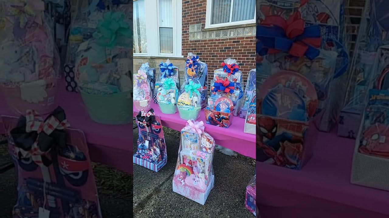 DivineCre8tions is live! Outdoor doors Christmas Vendoring