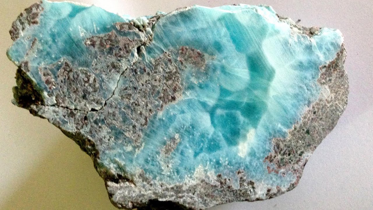 Los beneficios económicos de la piedra 'Larimar'