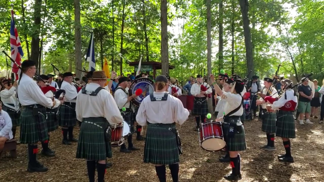 Flint Scottish Pipe Band at Renaissance 2019 -1
