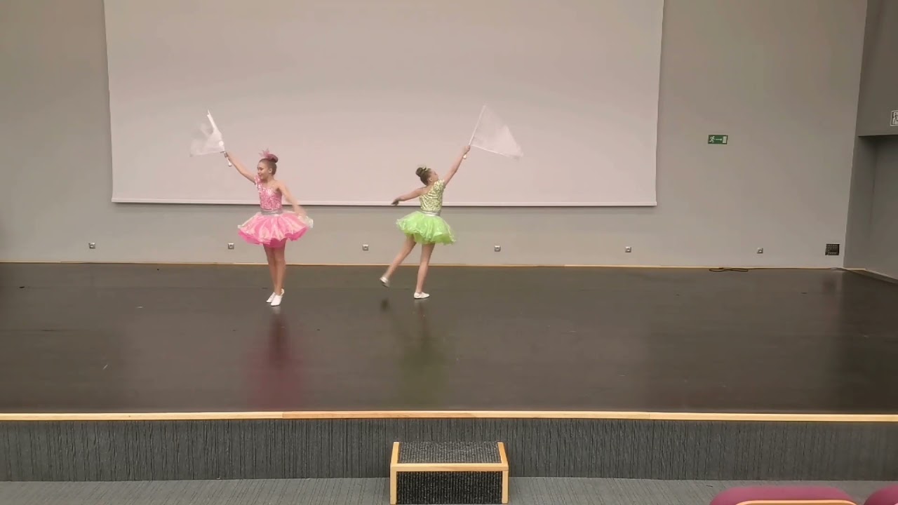 flag juniors duo/trio - Nadia Dąbrowska, Gabriela Przybylska - FAME Łódź