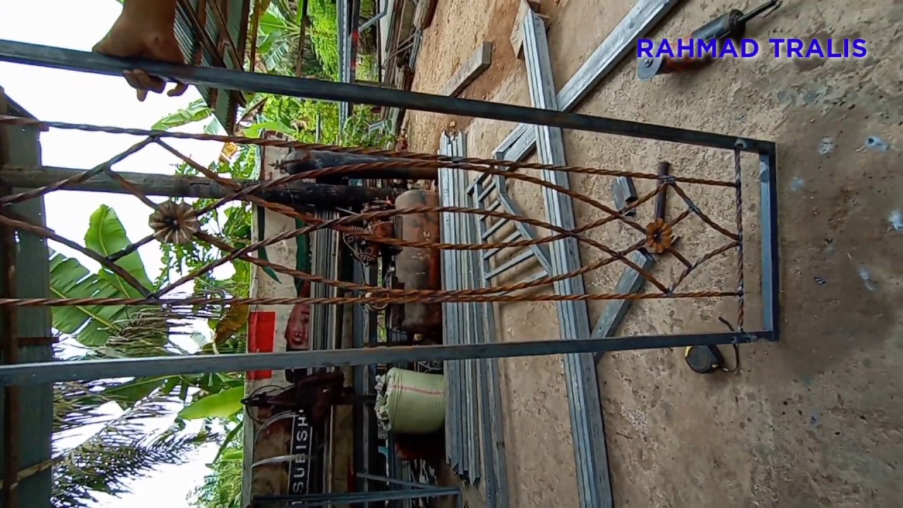 Proses pembuatan tralis jendela