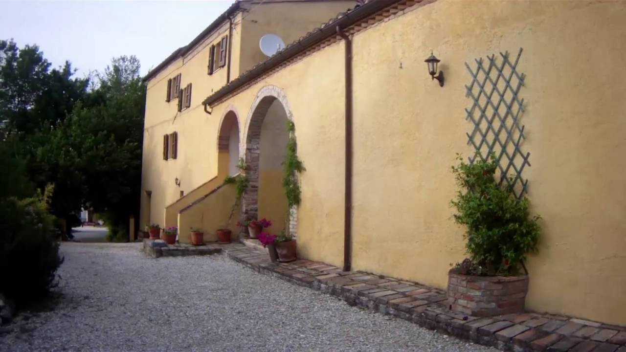 Le Marche Villa San Raffaello: Stylish Italy holiday rentals 1km to beautiful Sarnano