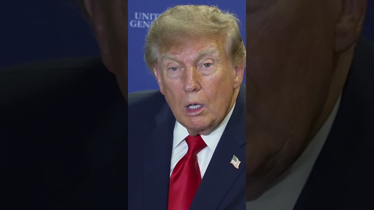 Трамп заявил, что работает с Зеленским над решением конфликта в Украине