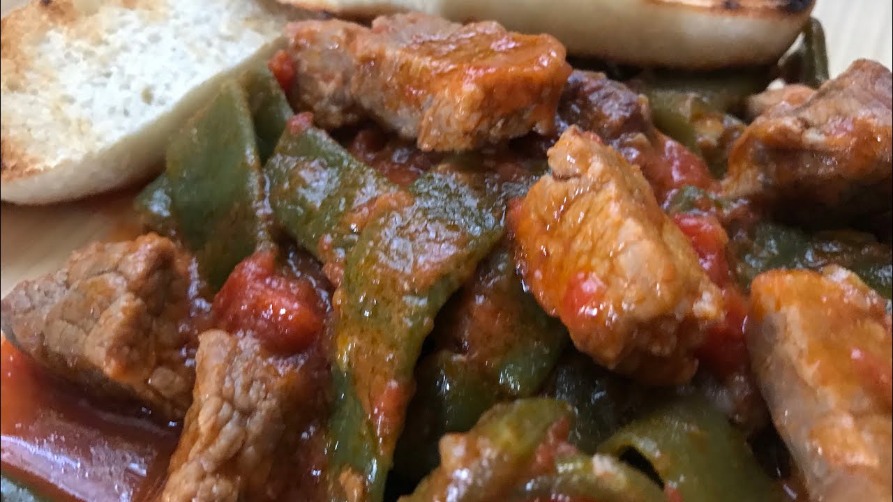 SPEZZATINO AL SUGO CON LE TACCOLE / SPEZZATINO AL POMODORO CON FAGIOLI CORALLO O PIATTONI