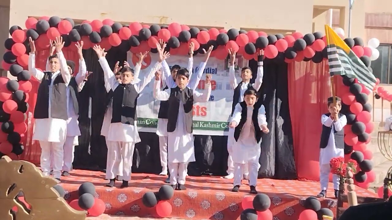 Students performance on zmany k Andaz badly gaye #schoolfunction#performance 