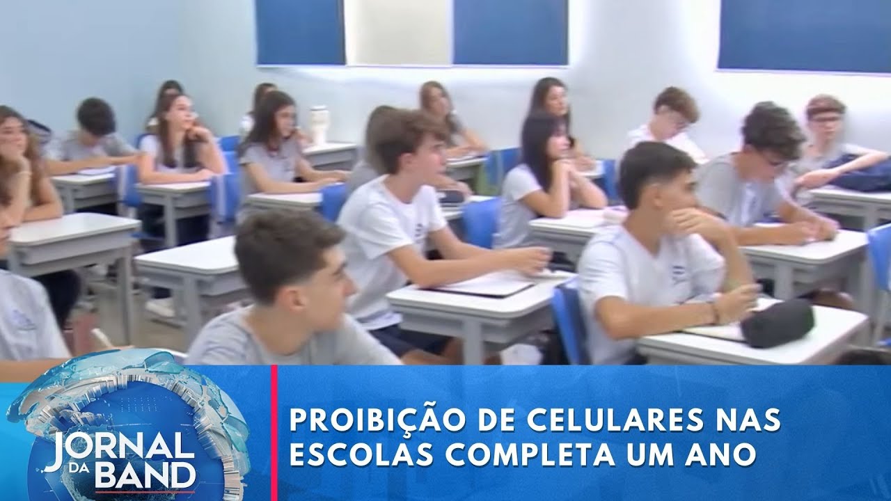Proibi&ccedil;&atilde;o de celulares nas escolas completa um ano | Jornal da Band