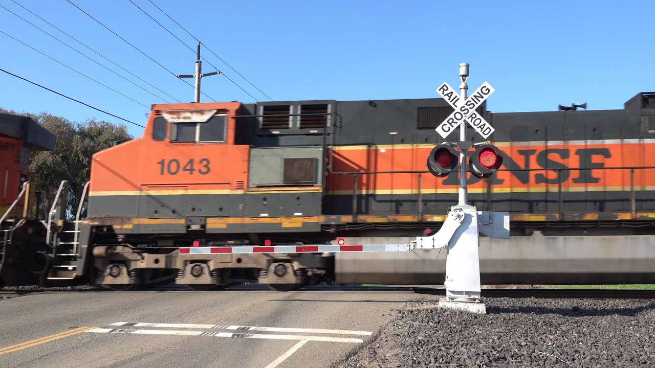 BNSF 7661 Manifest With H1, Three DPU, UP South, Plumas Arboga Rd. Railroad Crossing, Olivehurst CA