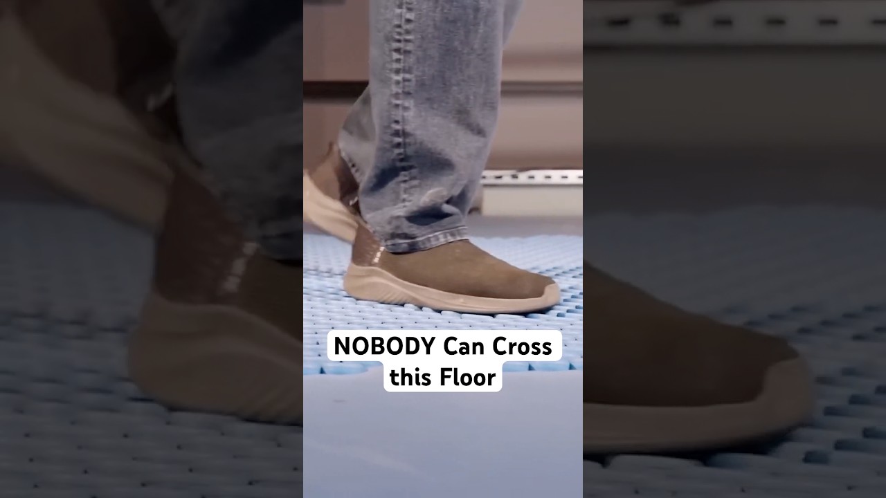 The Floor You Can&rsquo;t Escape! | VR Walking Platform Explained